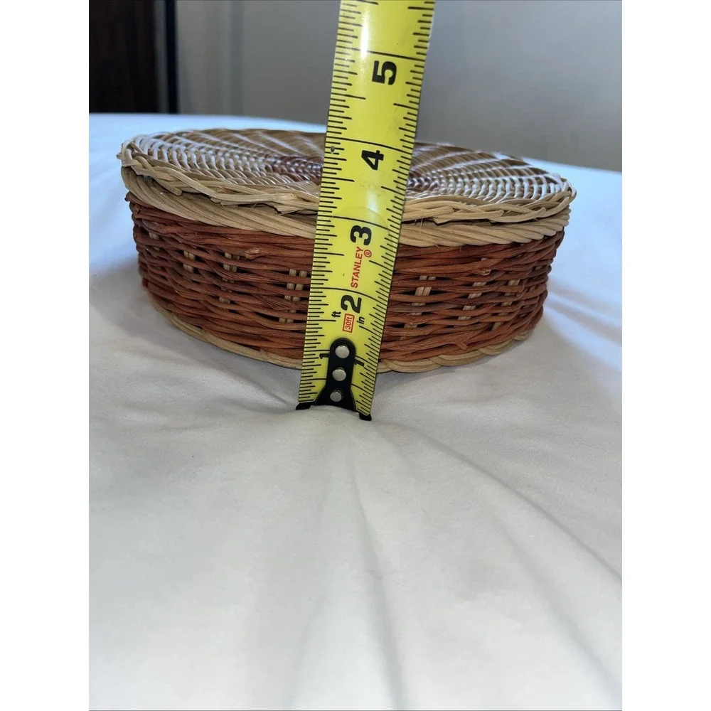 Vintage Circle Shaped‎ Basket with Lid Two Tone